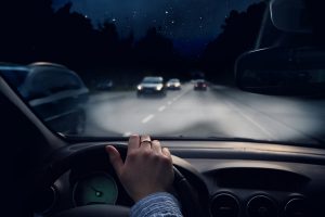 آموزش تکنیک های رانندگی در شب با نیم کلاج